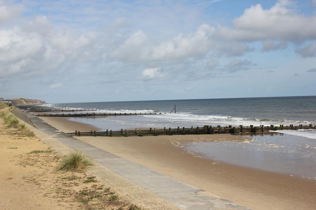 Seaview Cottage Bacton  Exterior photo